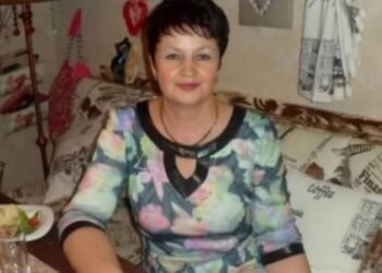 Я выгнала сына, невестку и внуков из своей квартиры. Сказала, что даю им ровно час, чтобы собрать вещи, иначе все их пожитки окажутся на улице, выброшенные через окно