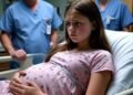 В больницу доставили 12-летнюю девочку с большим животом. Когда врачи поняли что внутри, они были потрясены.